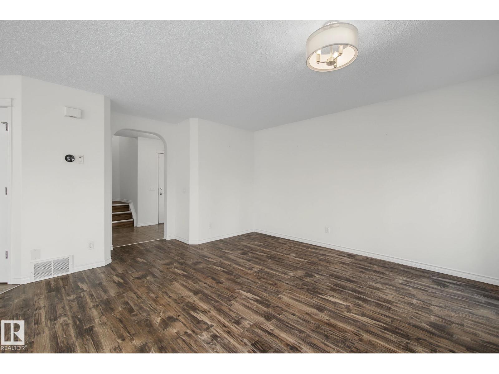 616 61 ST SW - 10