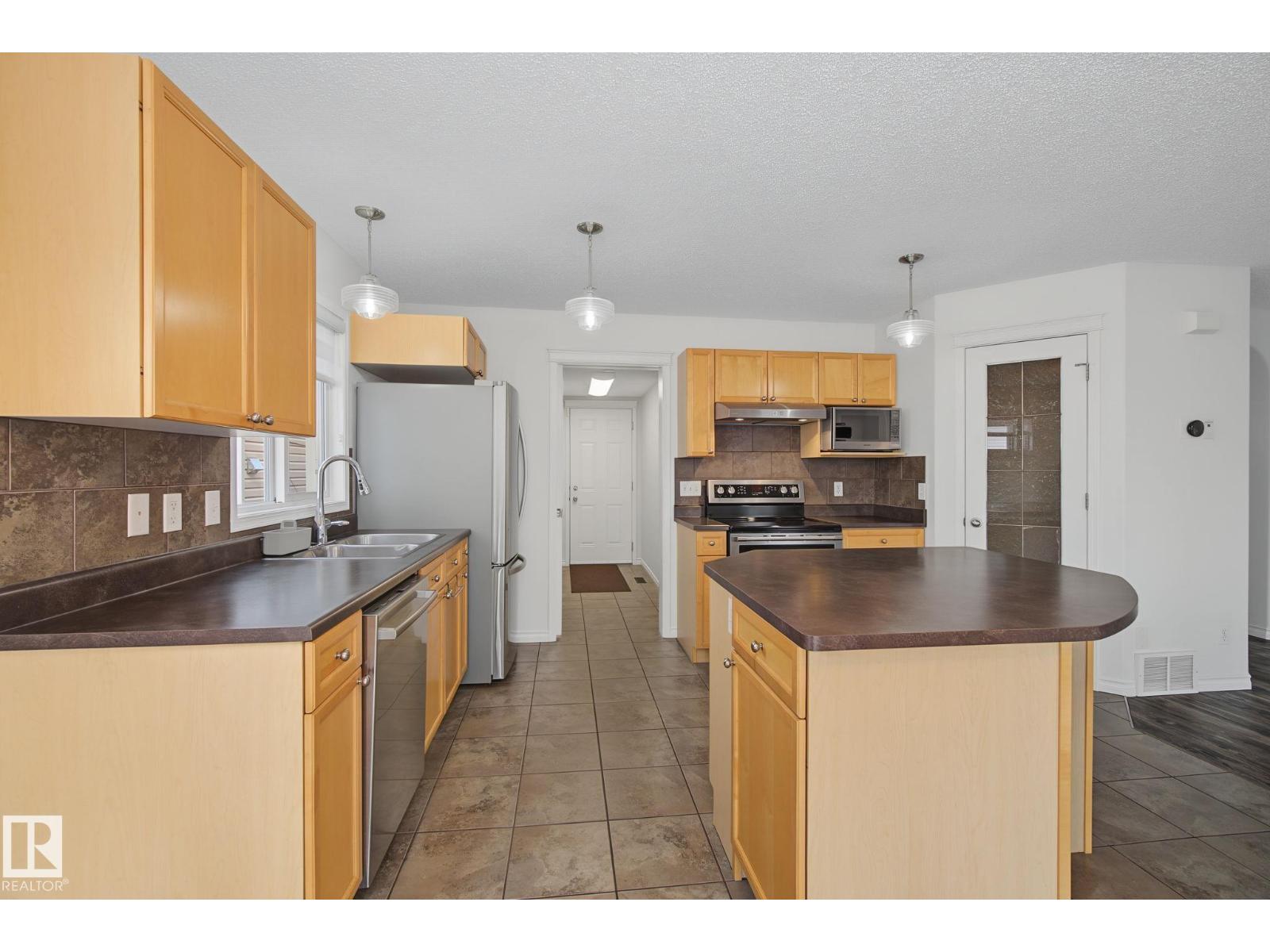 616 61 ST SW - 13
