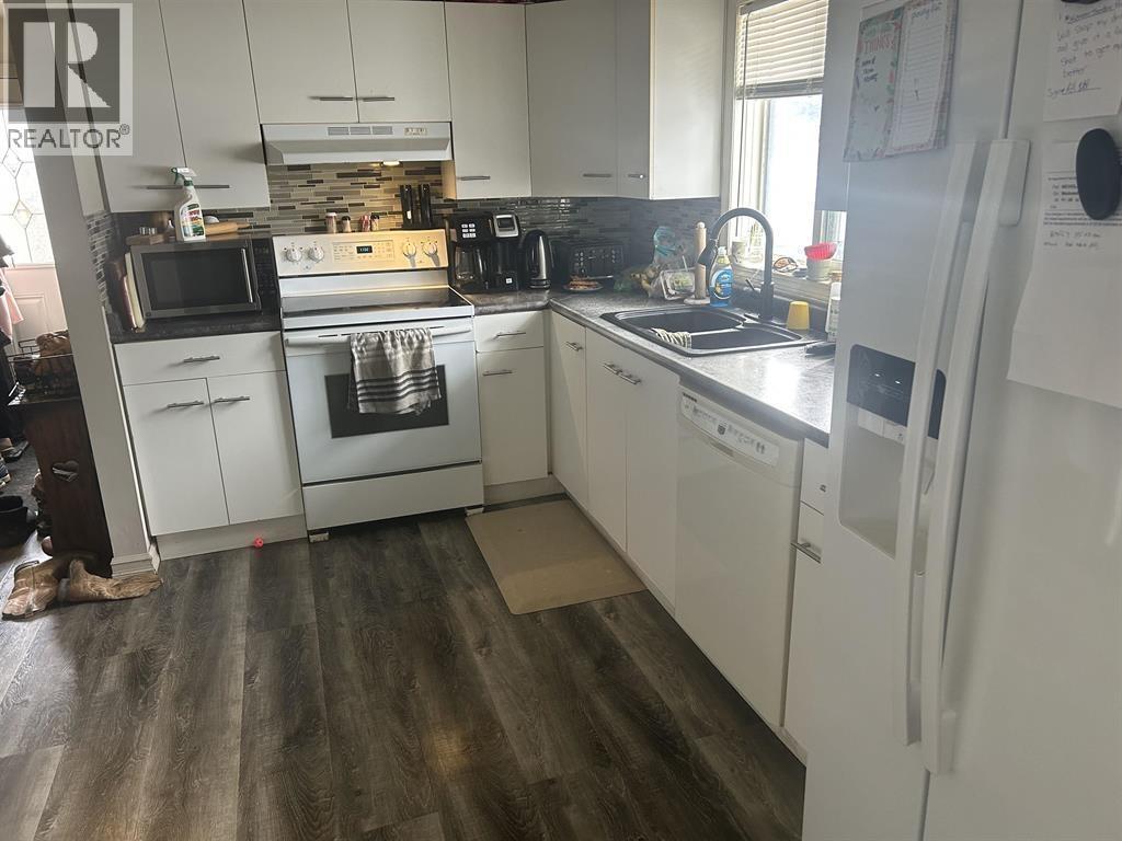 8508 98 AVENUE - 7