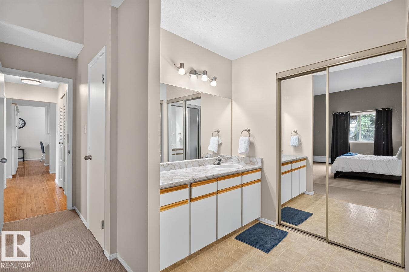 #421 4404 122 ST NW NW - 10