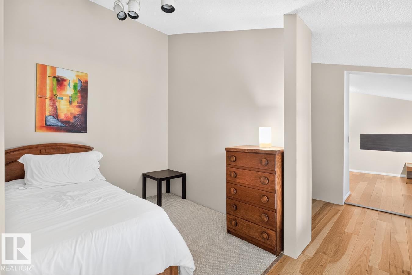 #421 4404 122 ST NW NW - 33