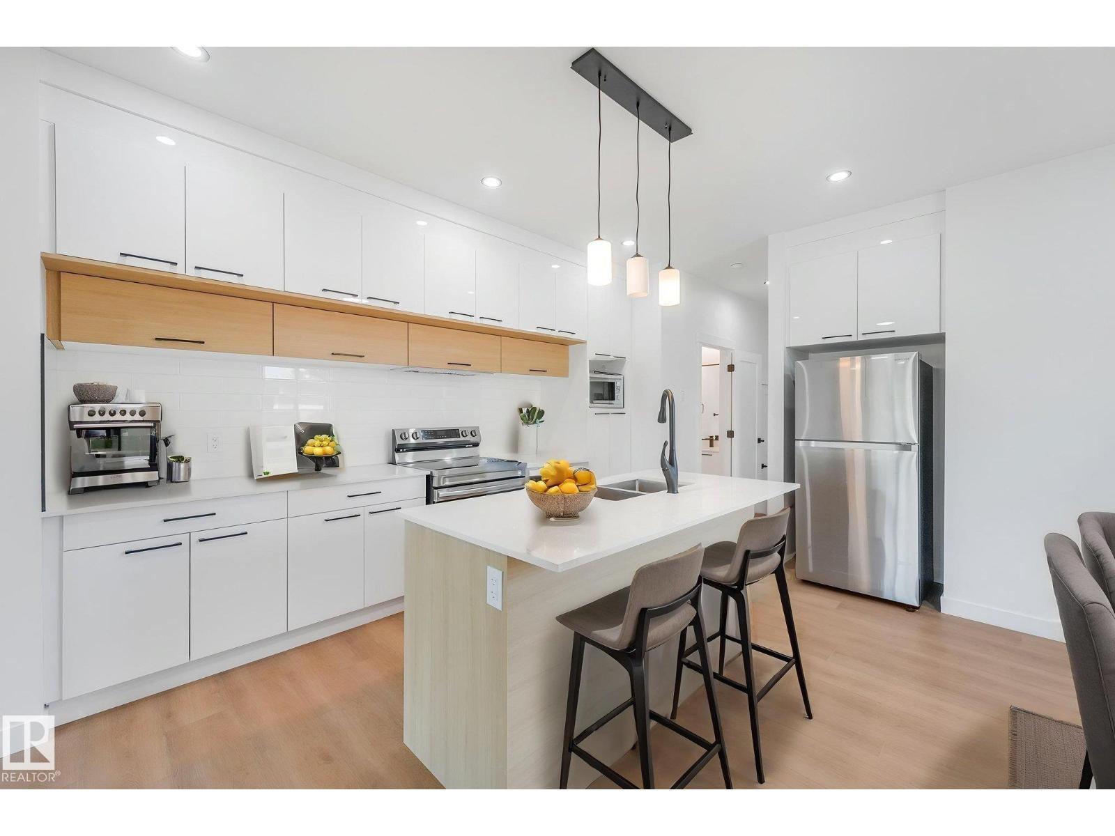 11307 46 AV NW - 12