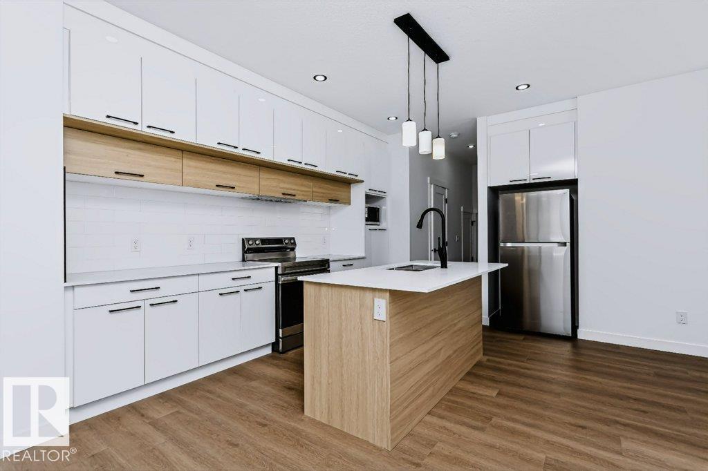 11307 46 AV NW - 18