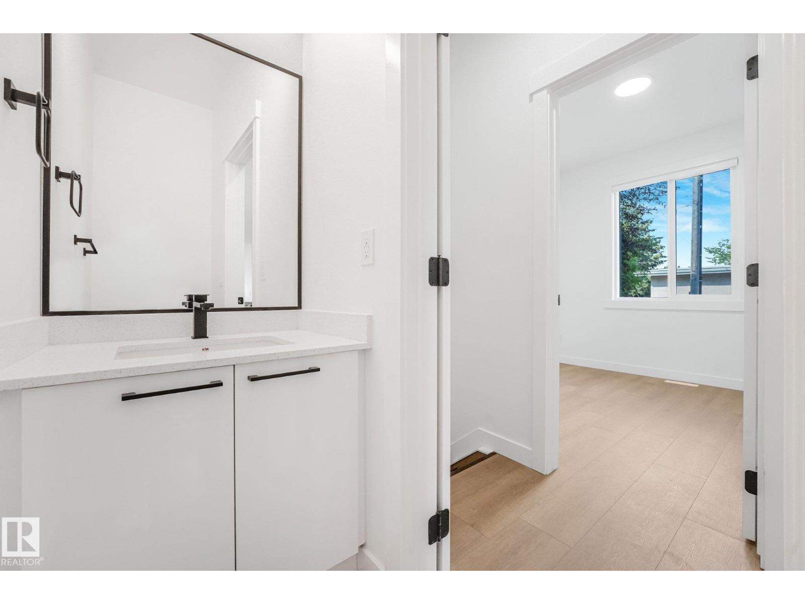 11307 46 AV NW - 19