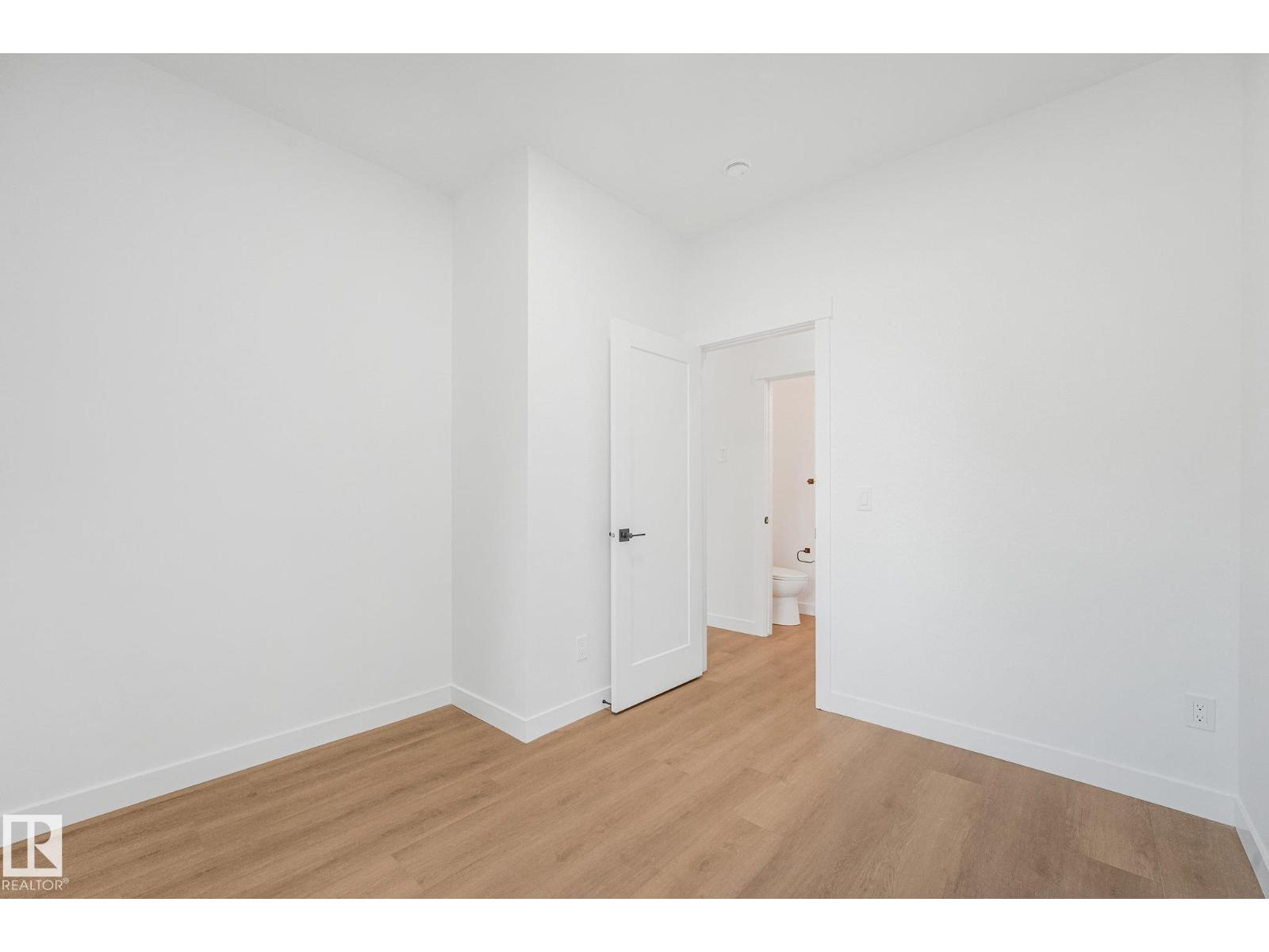 11307 46 AV NW - 21