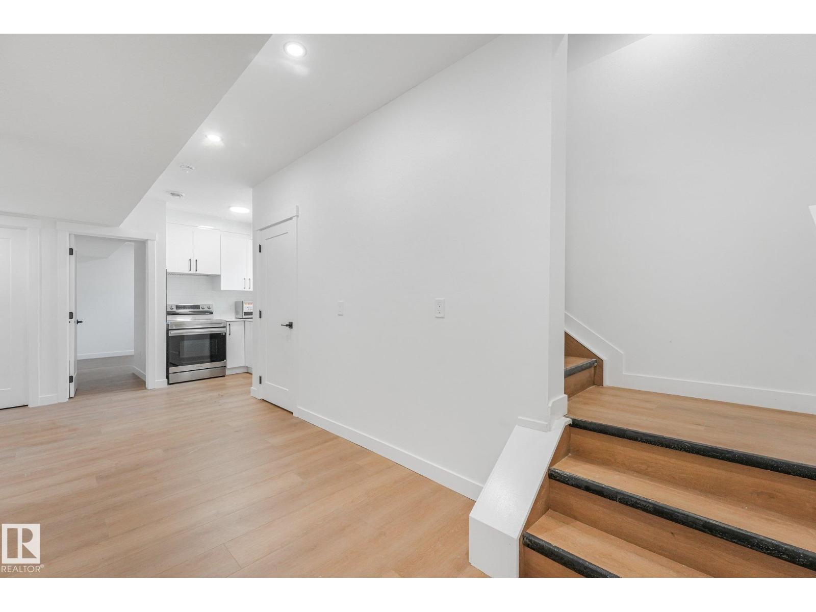 11307 46 AV NW - 35