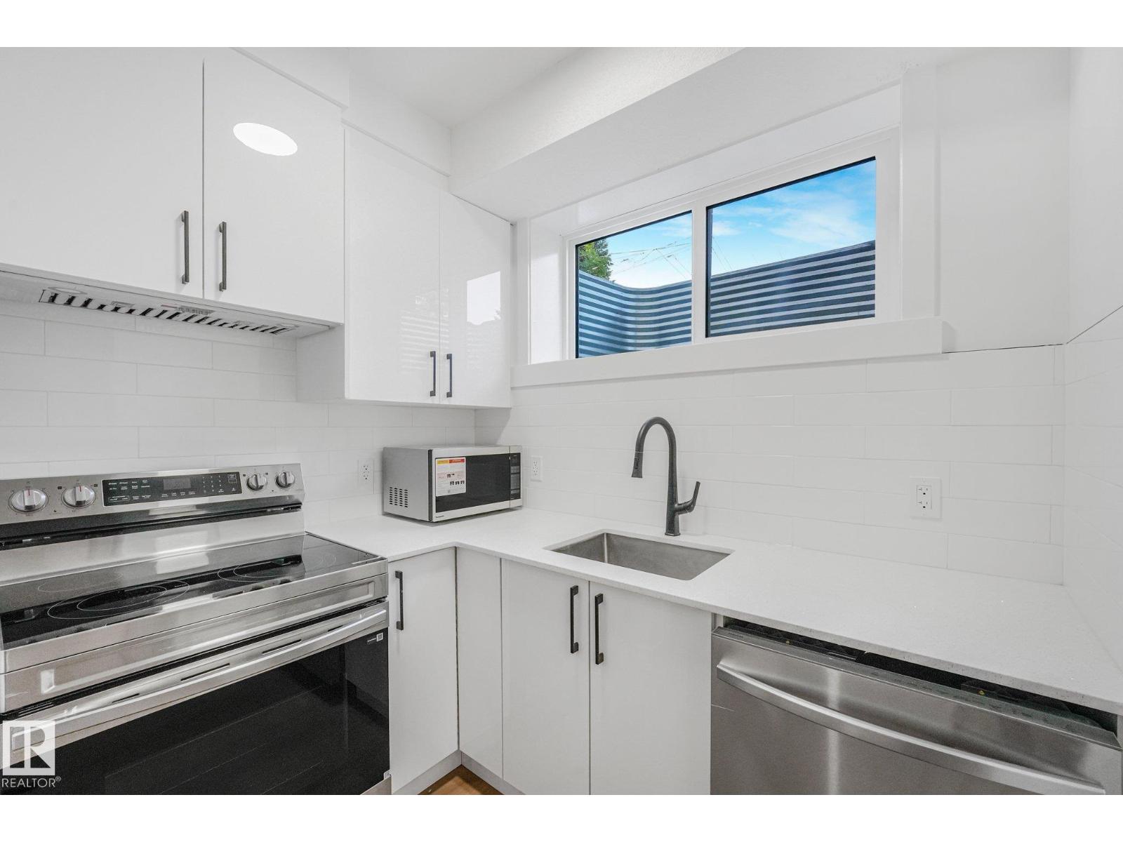 11307 46 AV NW - 43