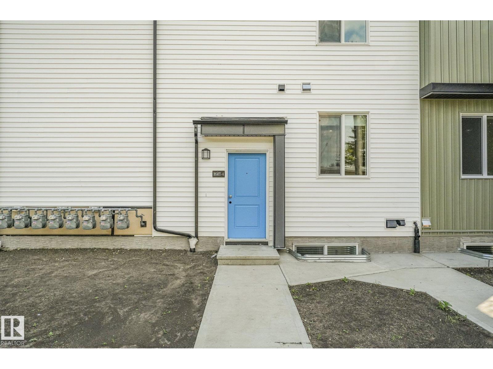 11307 46 AV NW - 8