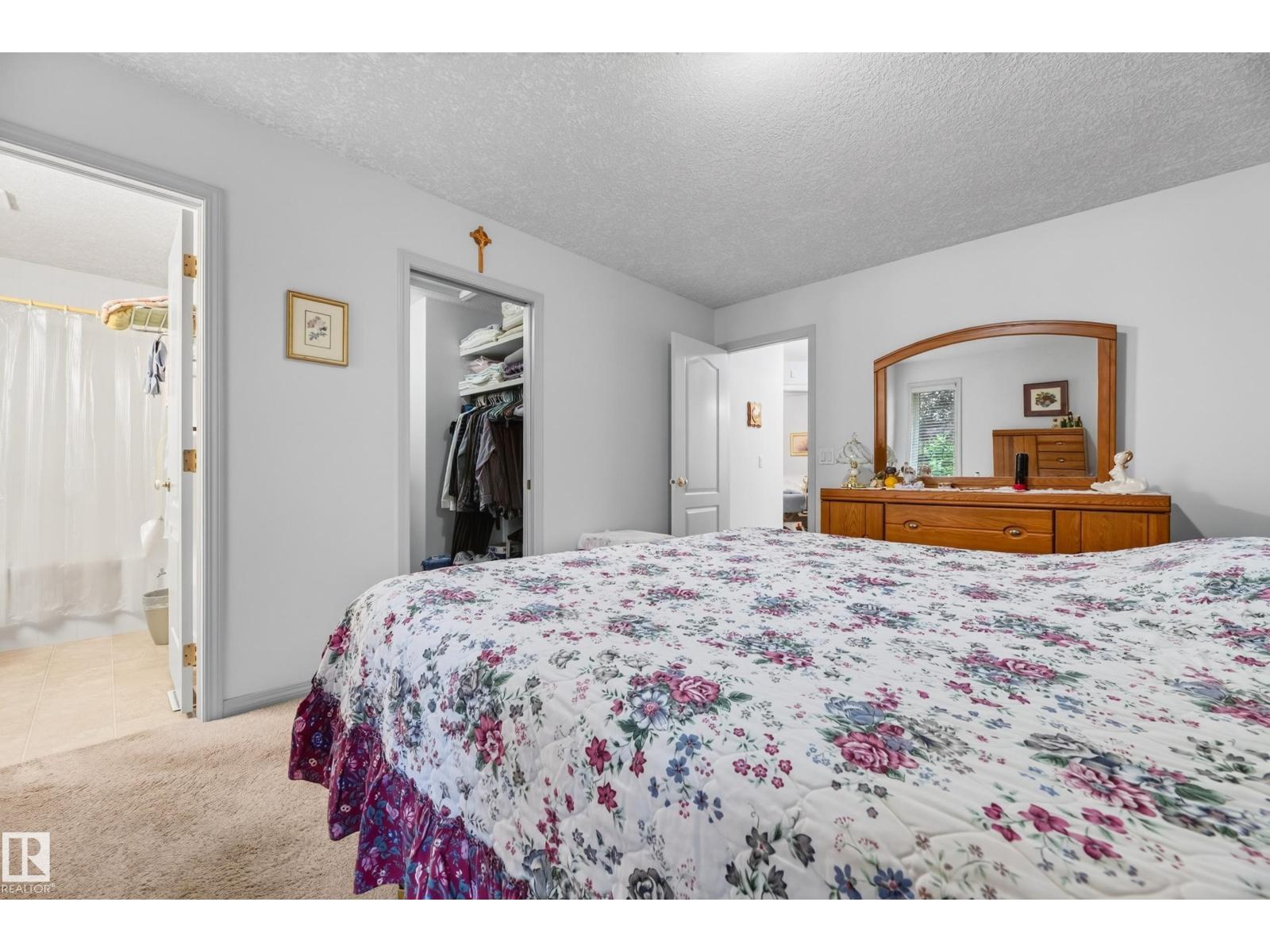 8011 164 AV NW - 31