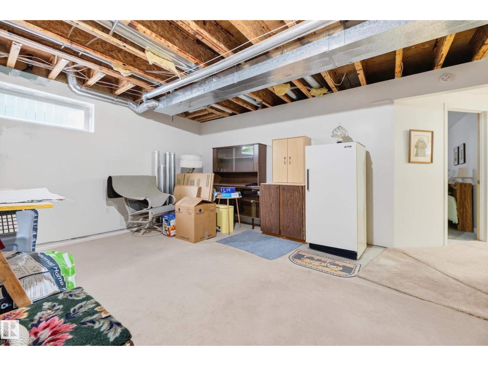 8011 164 AV NW - 48