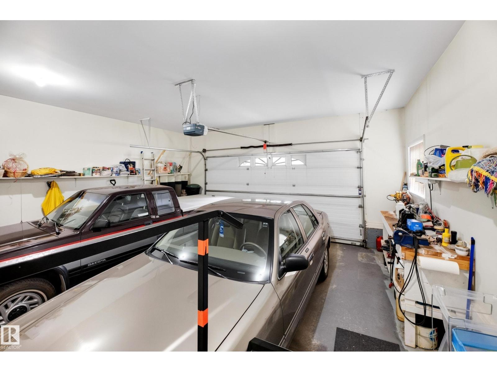 8011 164 AV NW - 51