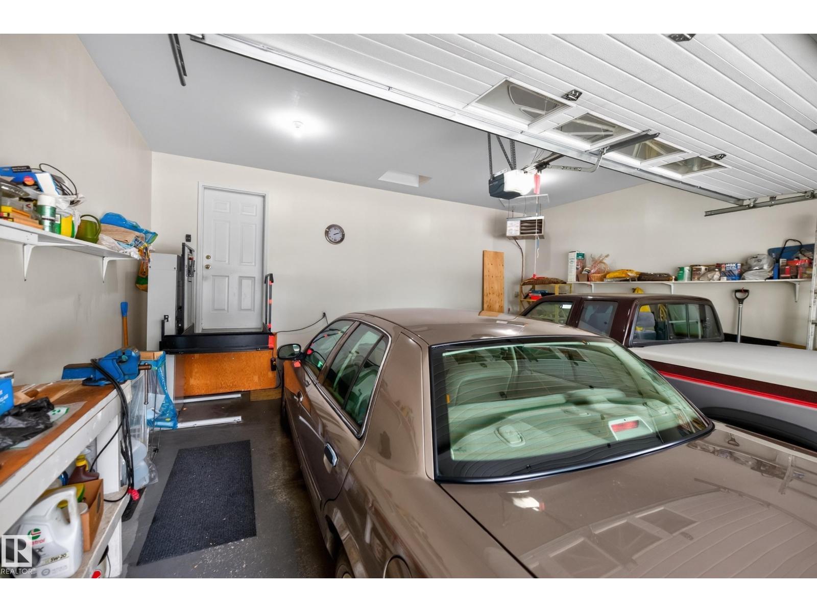 8011 164 AV NW - 52
