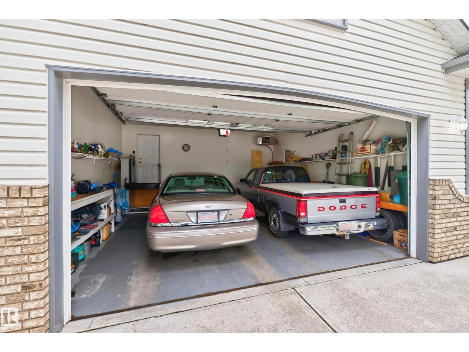 8011 164 AV NW - 53