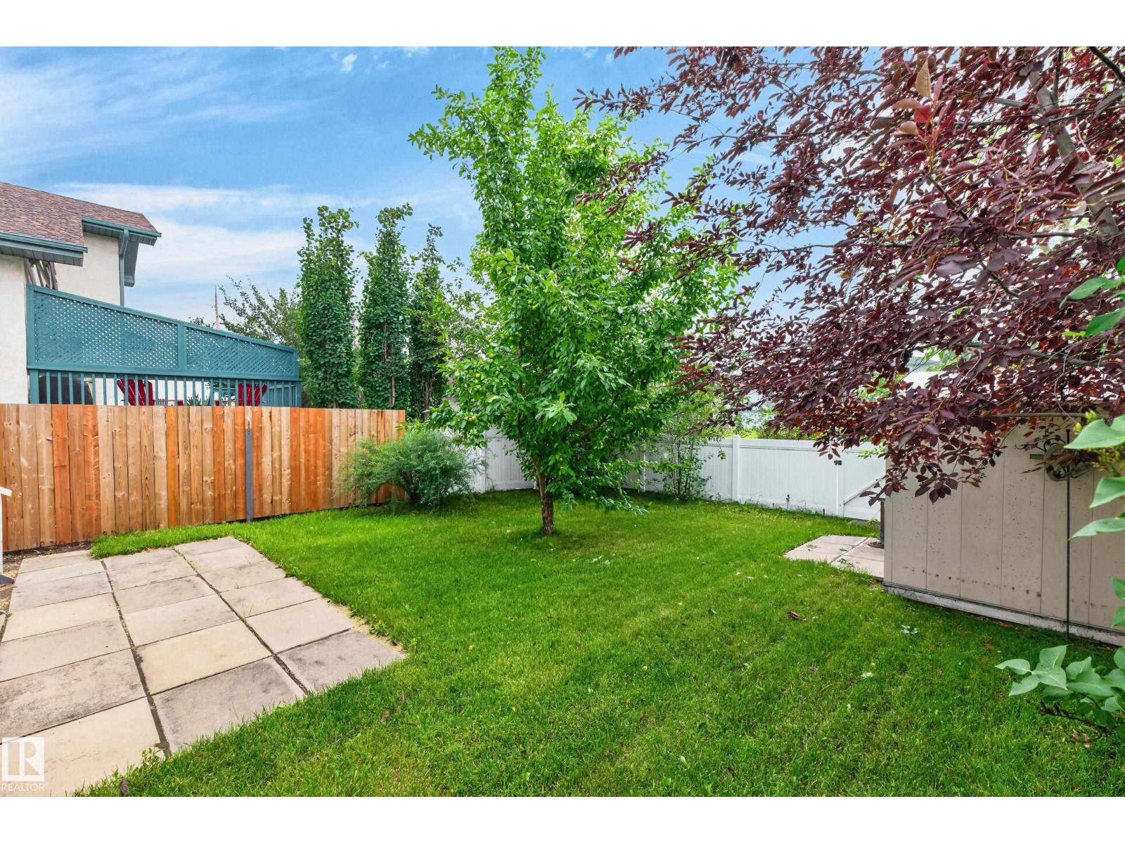 8011 164 AV NW - 7