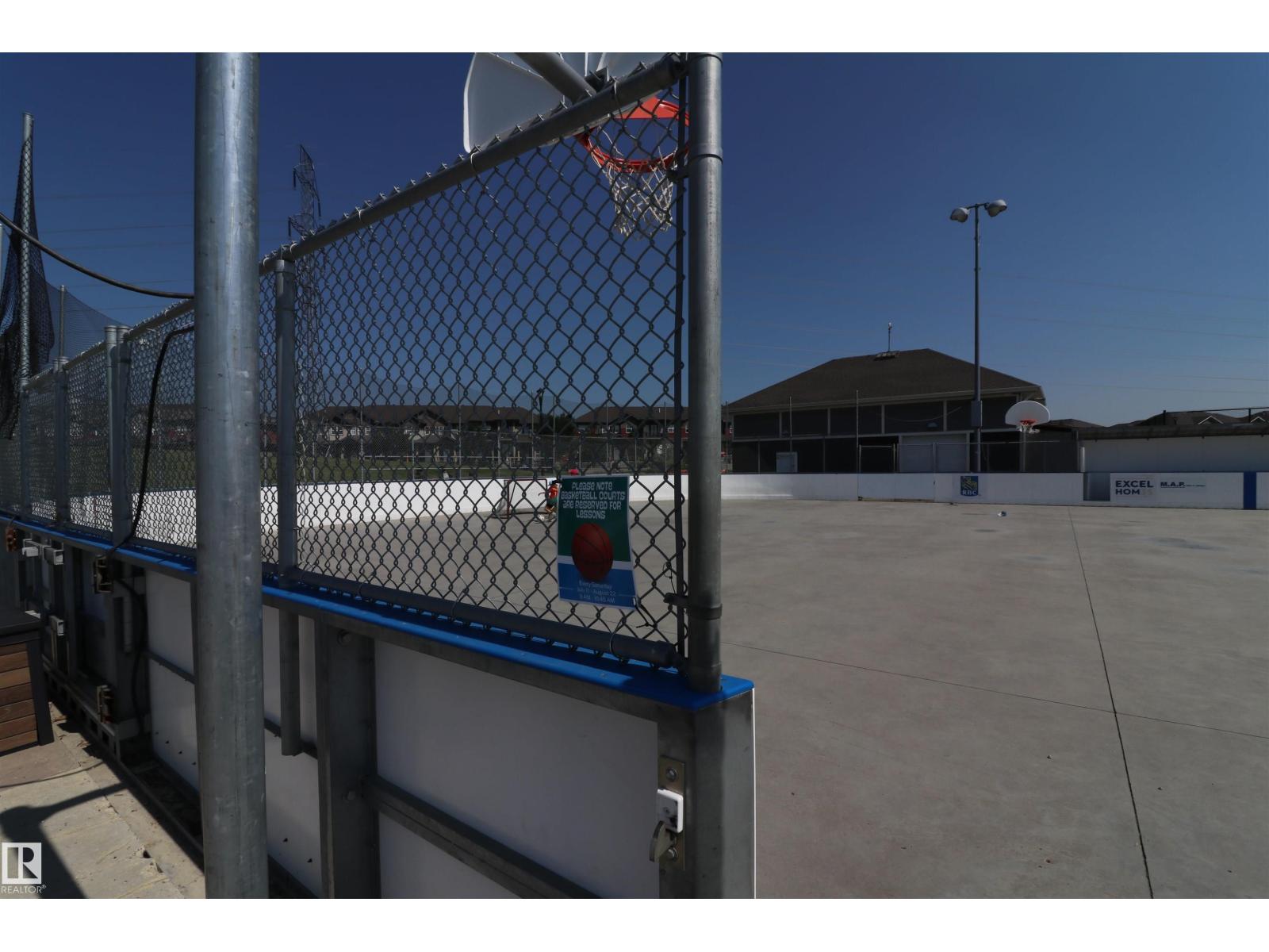 5745 HAWTHORN CM SW - 54