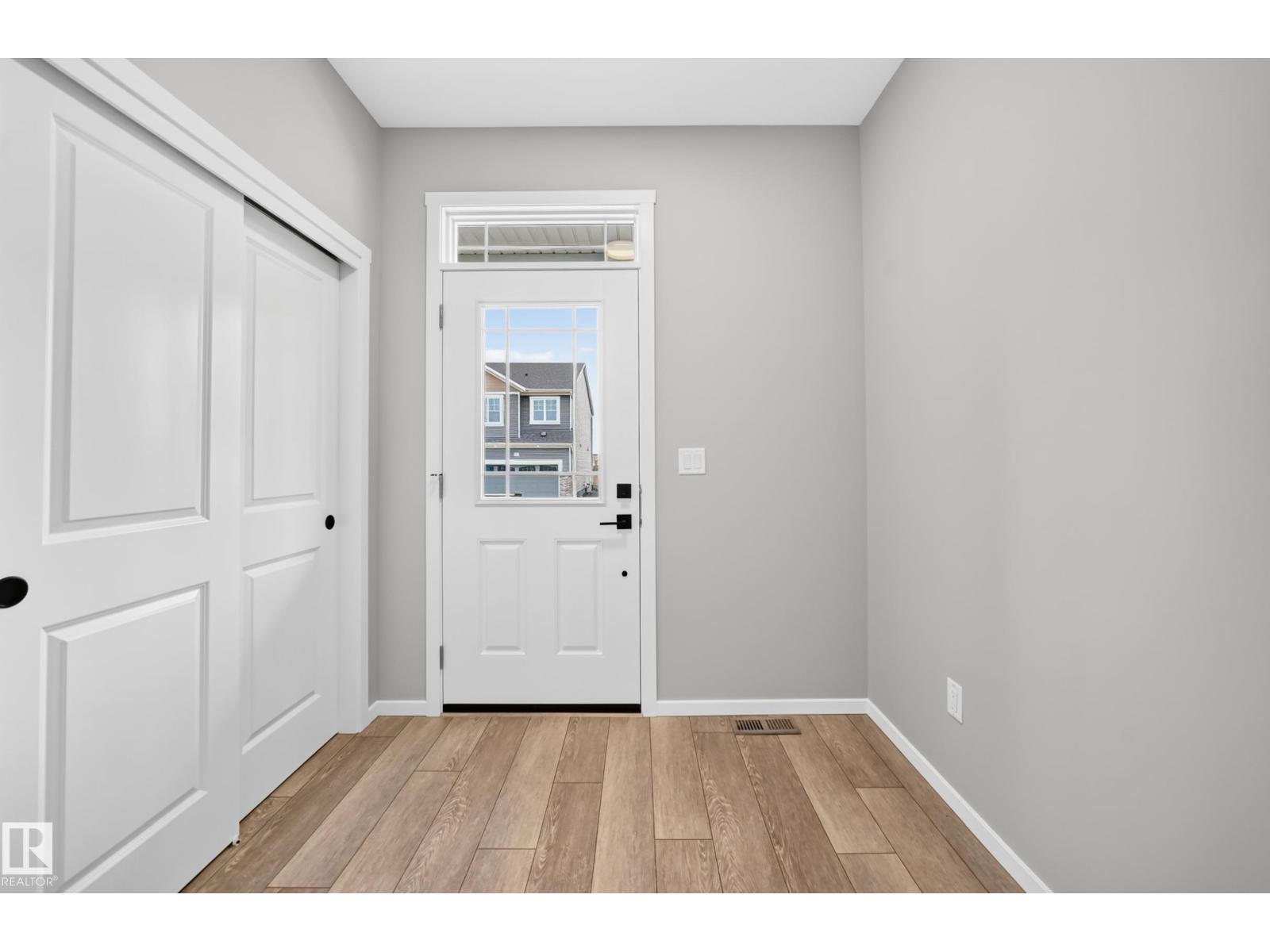 20512 15 AV NW - 10