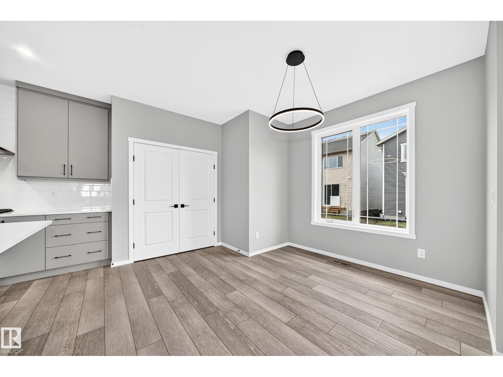 20512 15 AV NW - 20