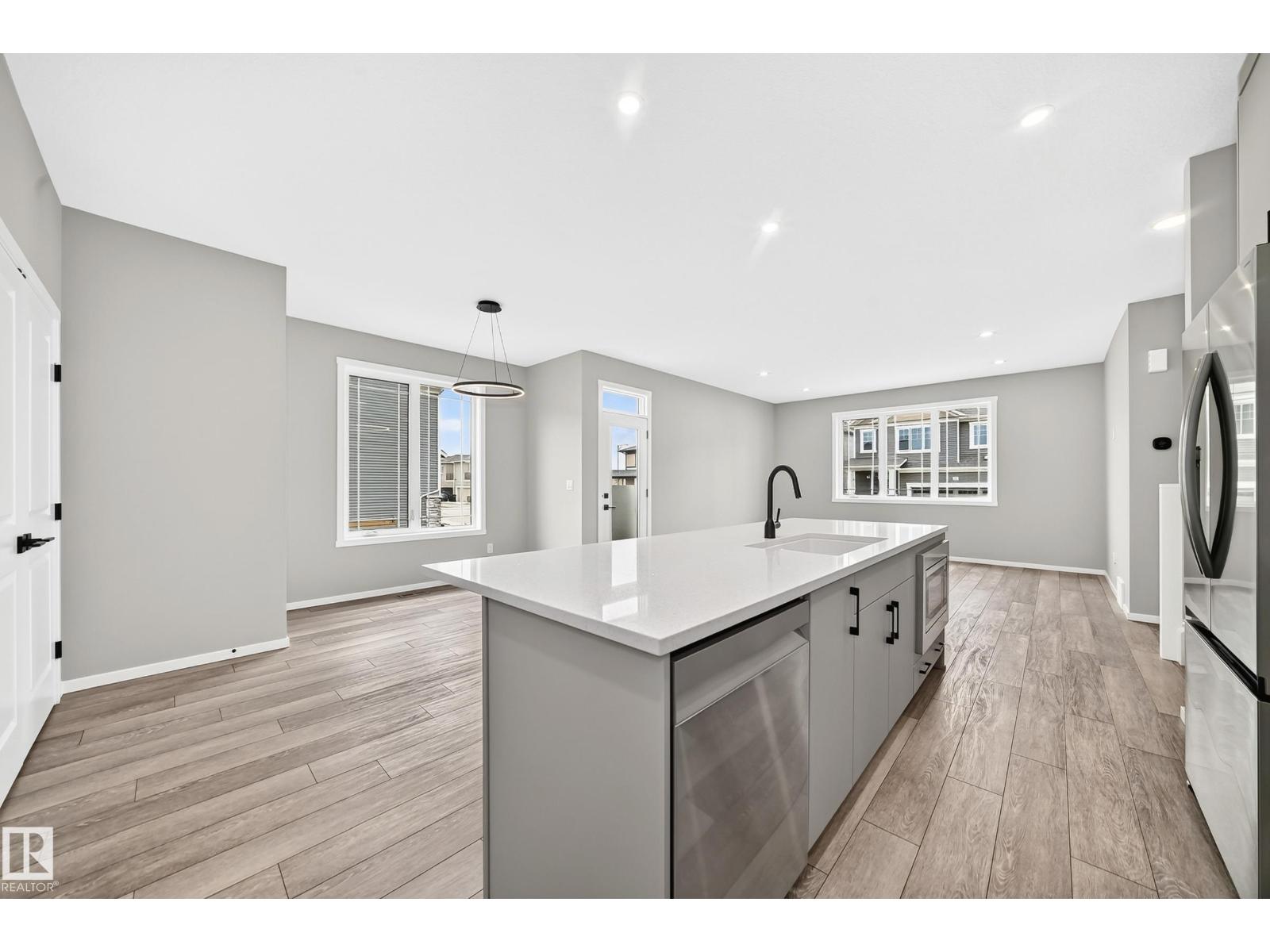 20512 15 AV NW - 16