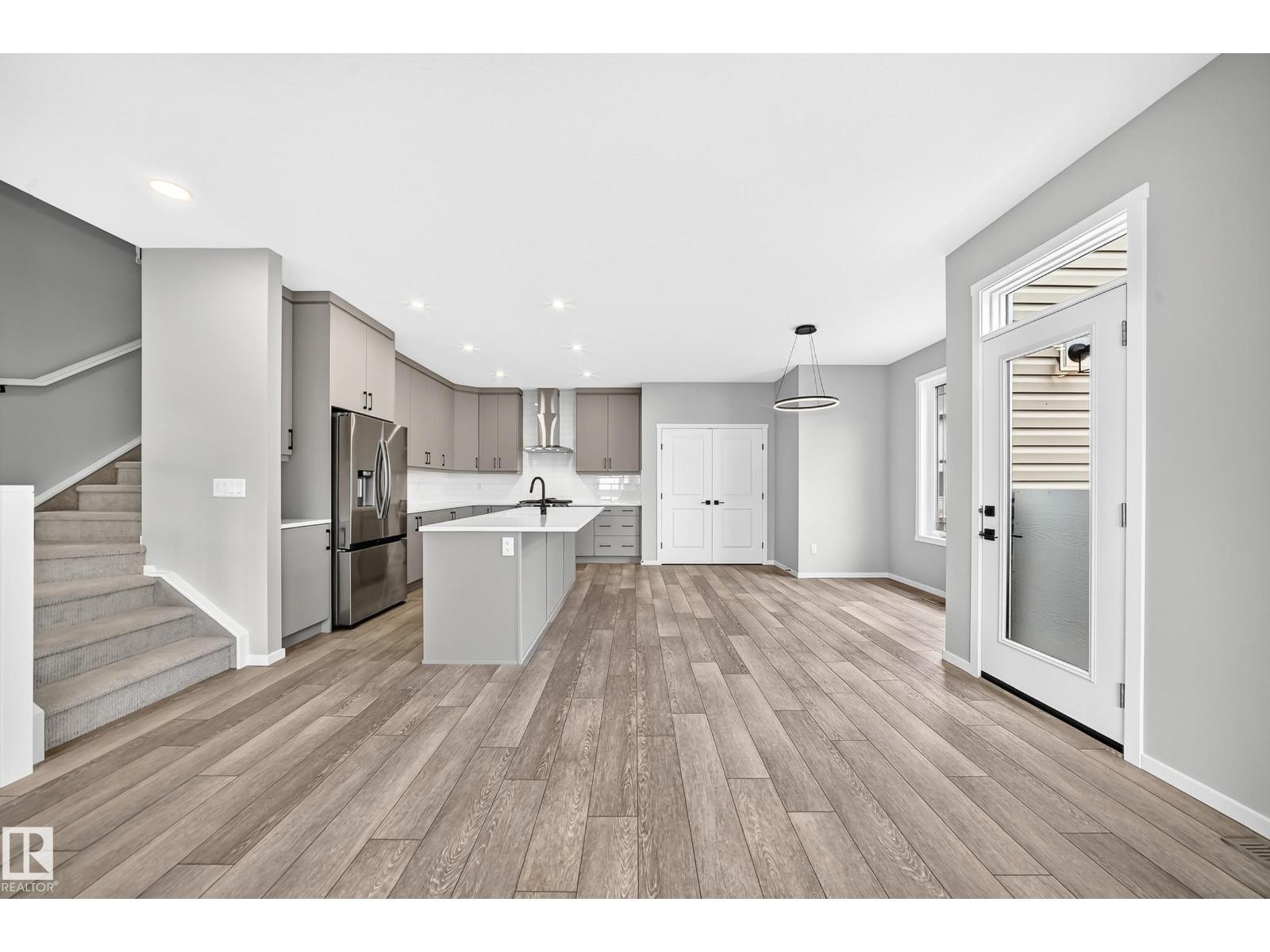 20512 15 AV NW - 19