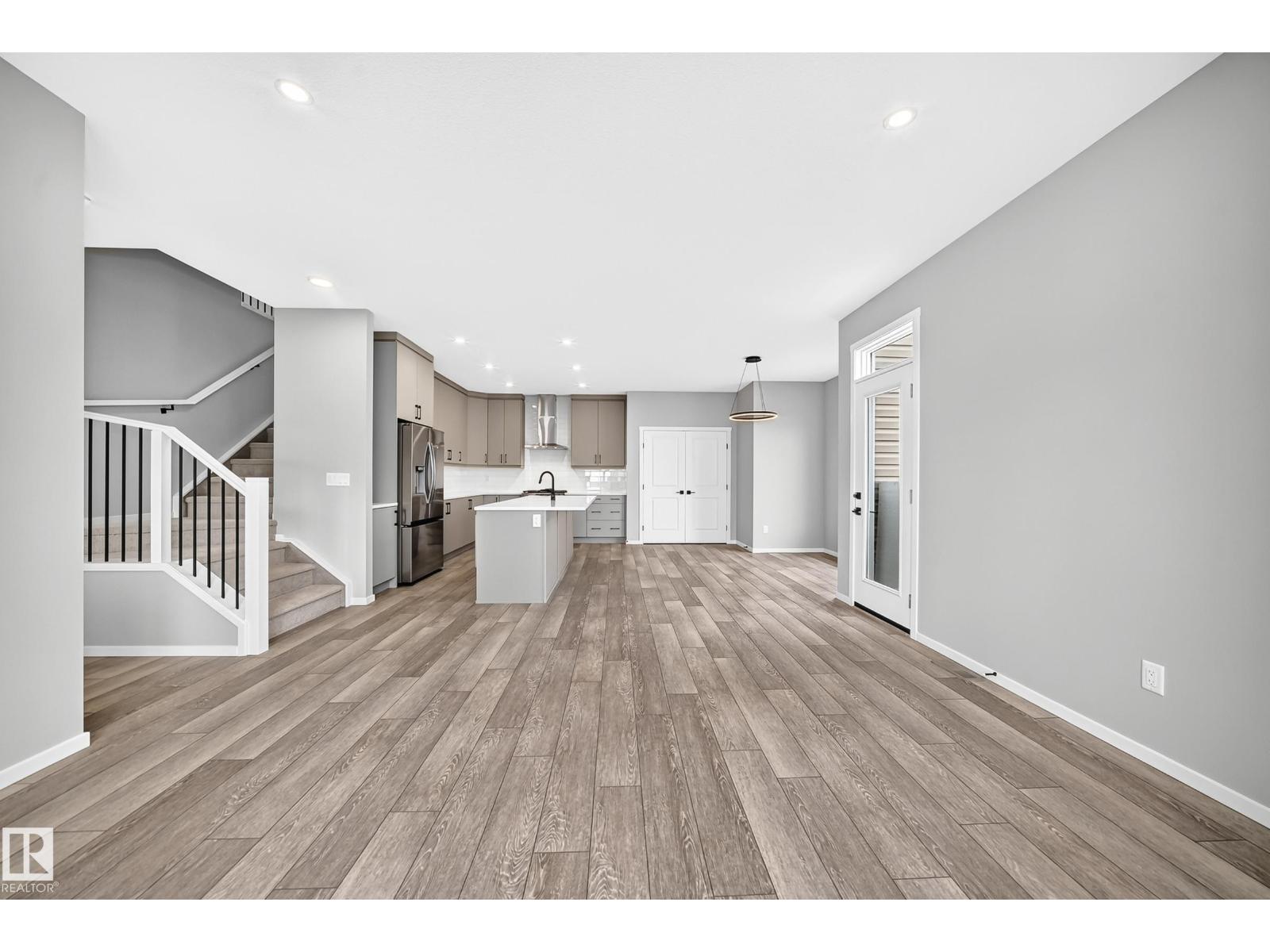 20512 15 AV NW - 26