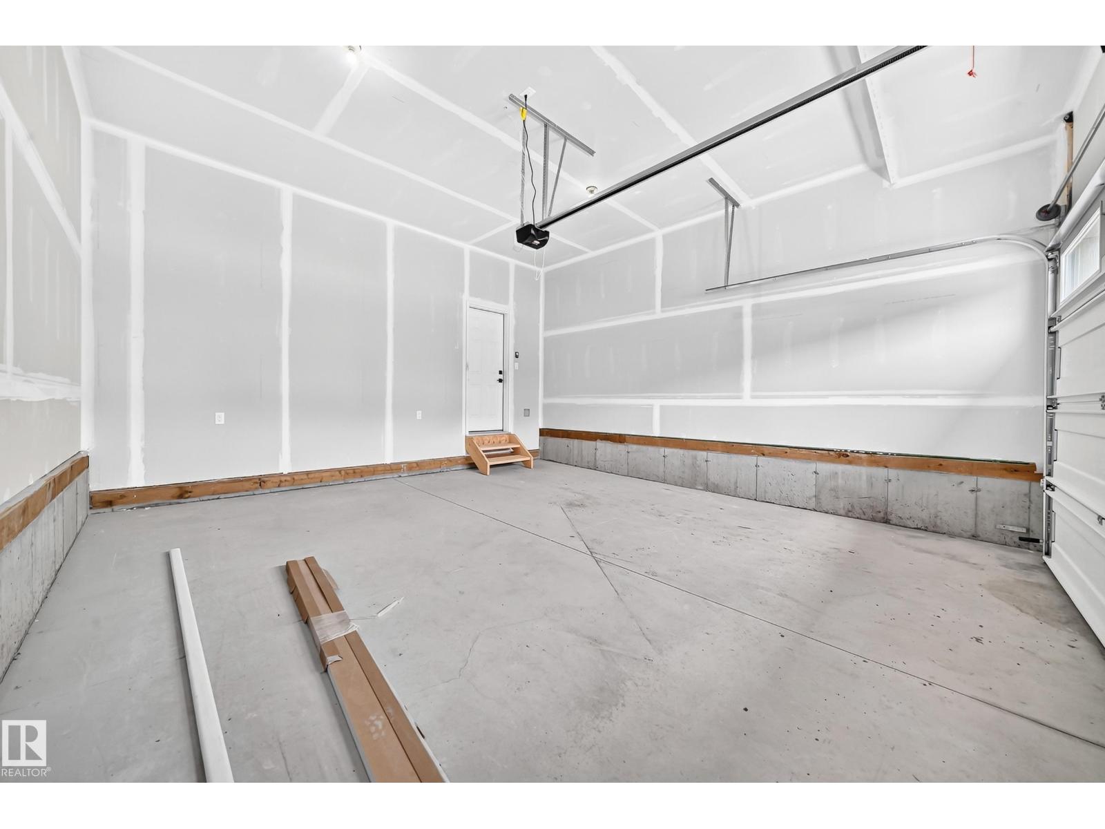 20512 15 AV NW - 63