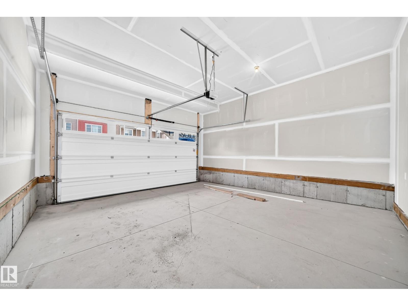 20512 15 AV NW - 62