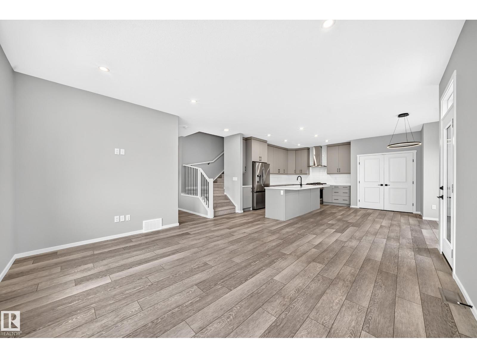 20512 15 AV NW - 25