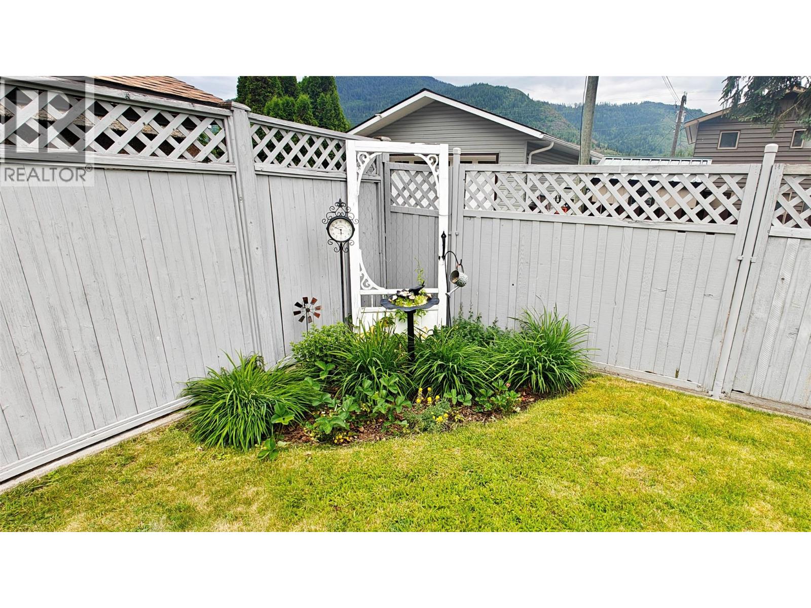 275 10th Avenue - 43