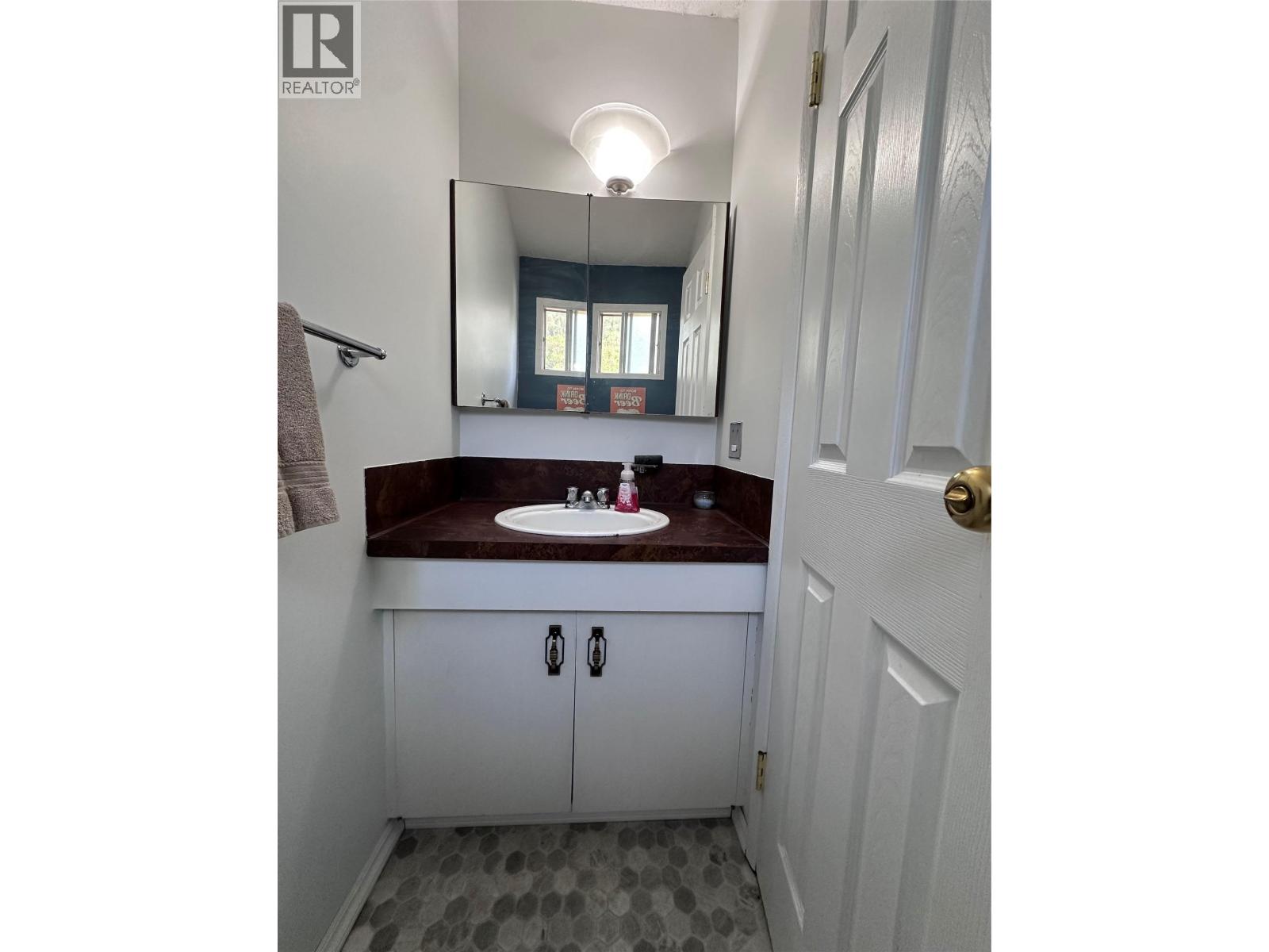 258 2ND Avenue, Trail