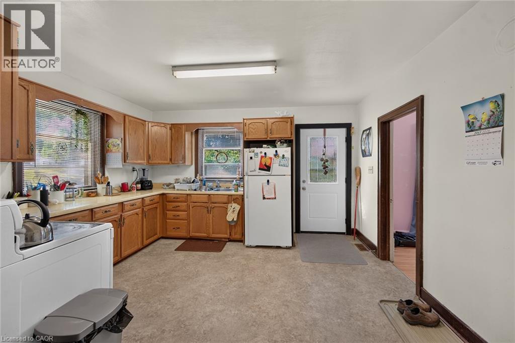 60 LOCKS Road - Image 14