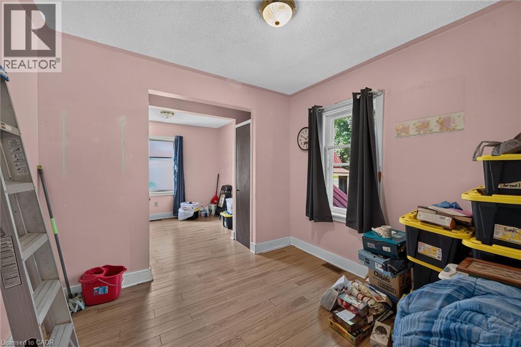 60 LOCKS Road - 21