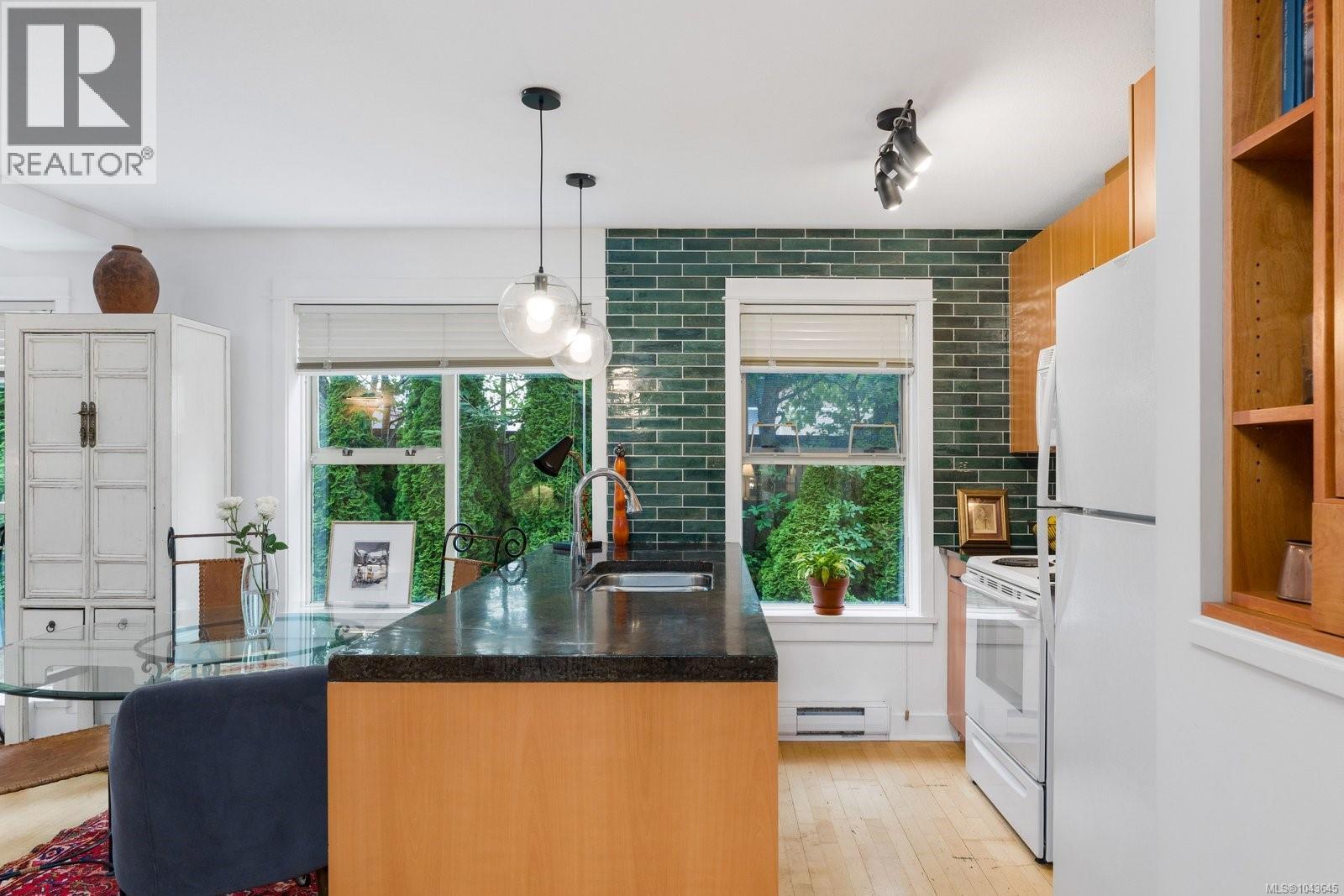 #208 1155 Yates St - 10