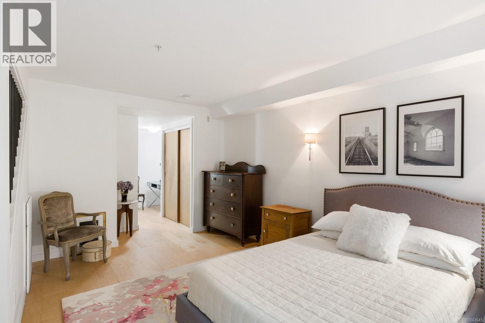 #208 1155 Yates St - 16