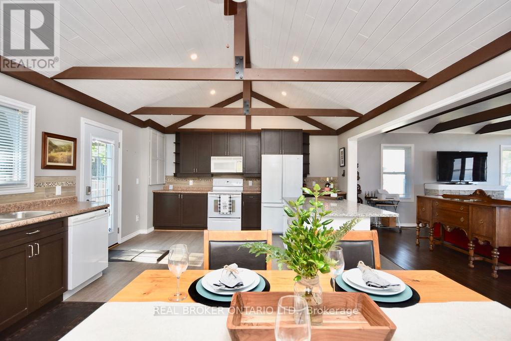 5818 VICTORIA PARK ROAD - 1