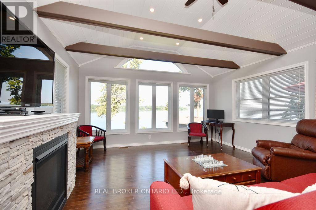 5818 VICTORIA PARK ROAD - 17