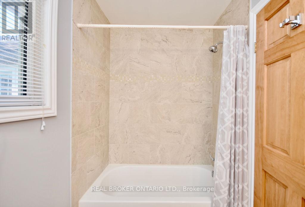 5818 VICTORIA PARK ROAD - 26