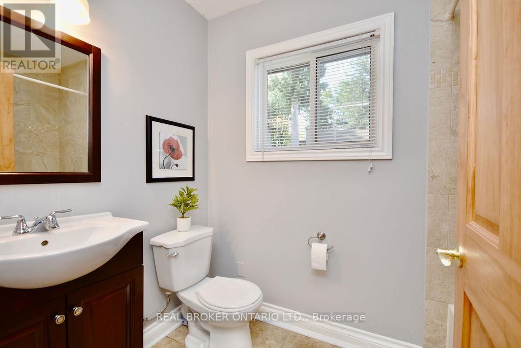 5818 VICTORIA PARK ROAD - 25