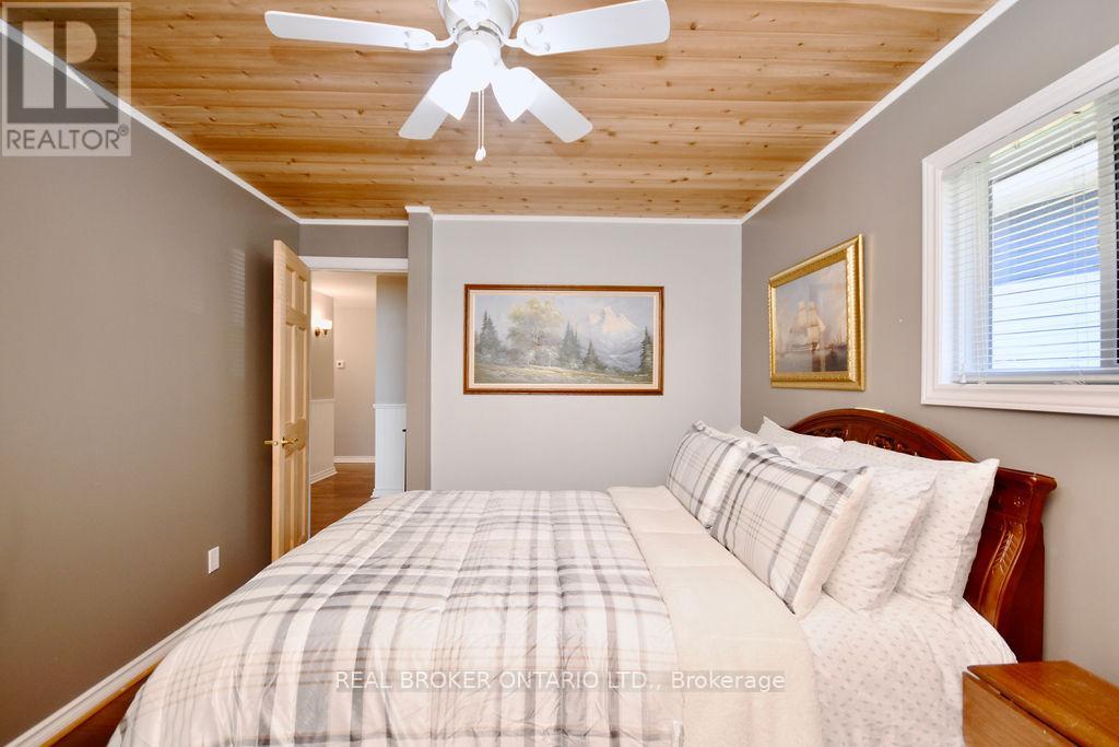 5818 VICTORIA PARK ROAD - 28