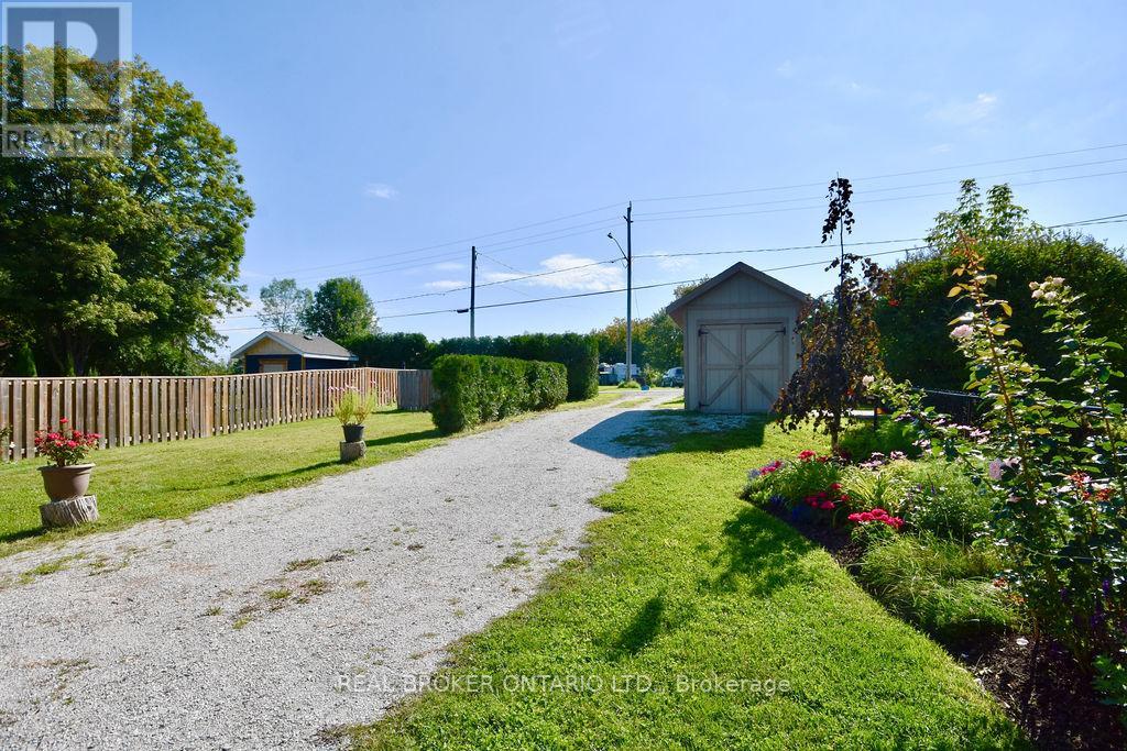 5818 VICTORIA PARK ROAD - 35