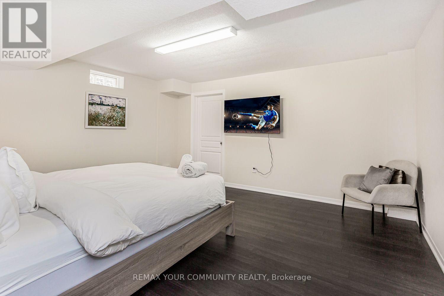 338 WOODALE AVENUE - 34
