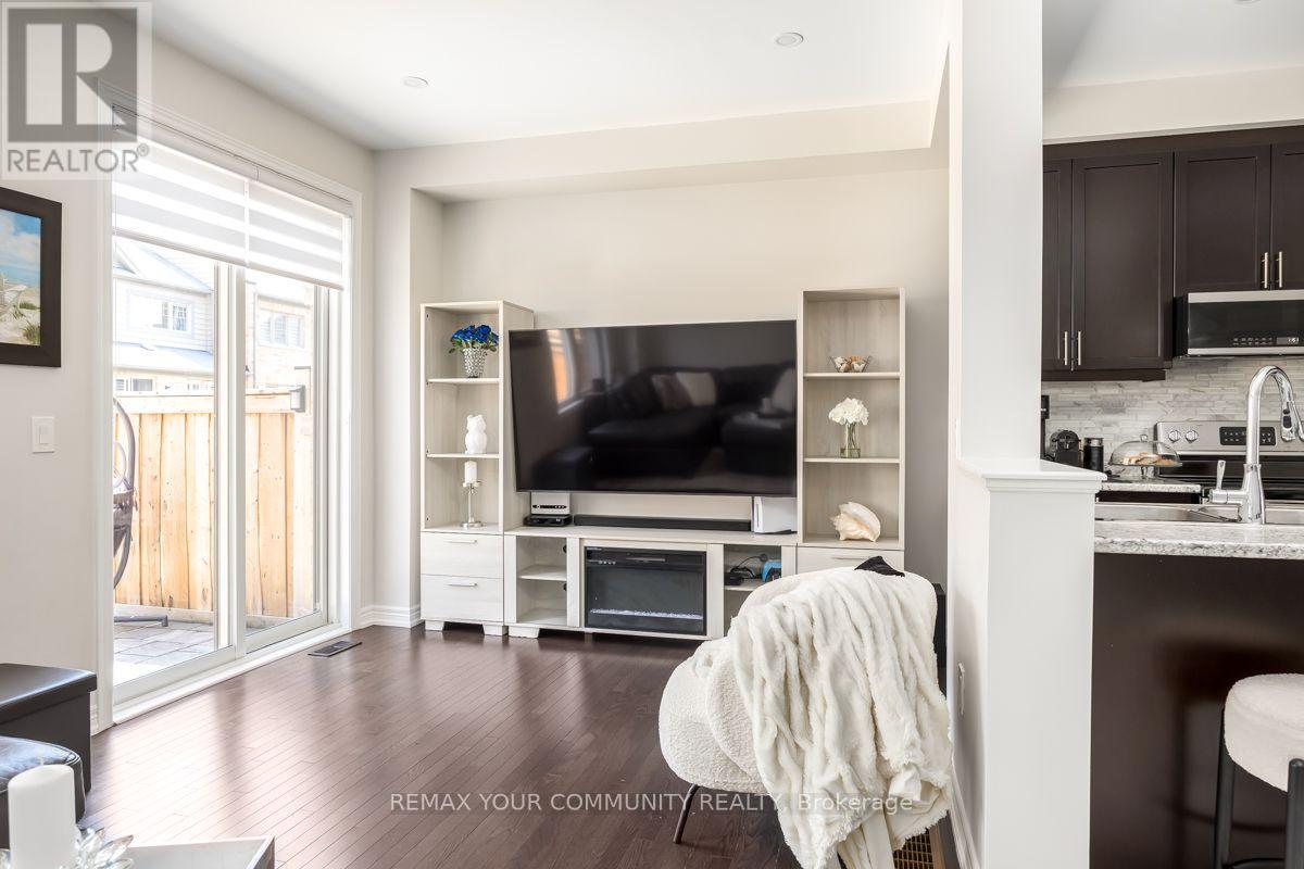 57 DAVENFIELD CIRCLE - 12