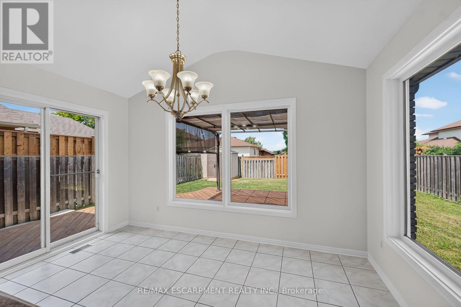 21 SPRINGGARDEN CRESCENT - 10