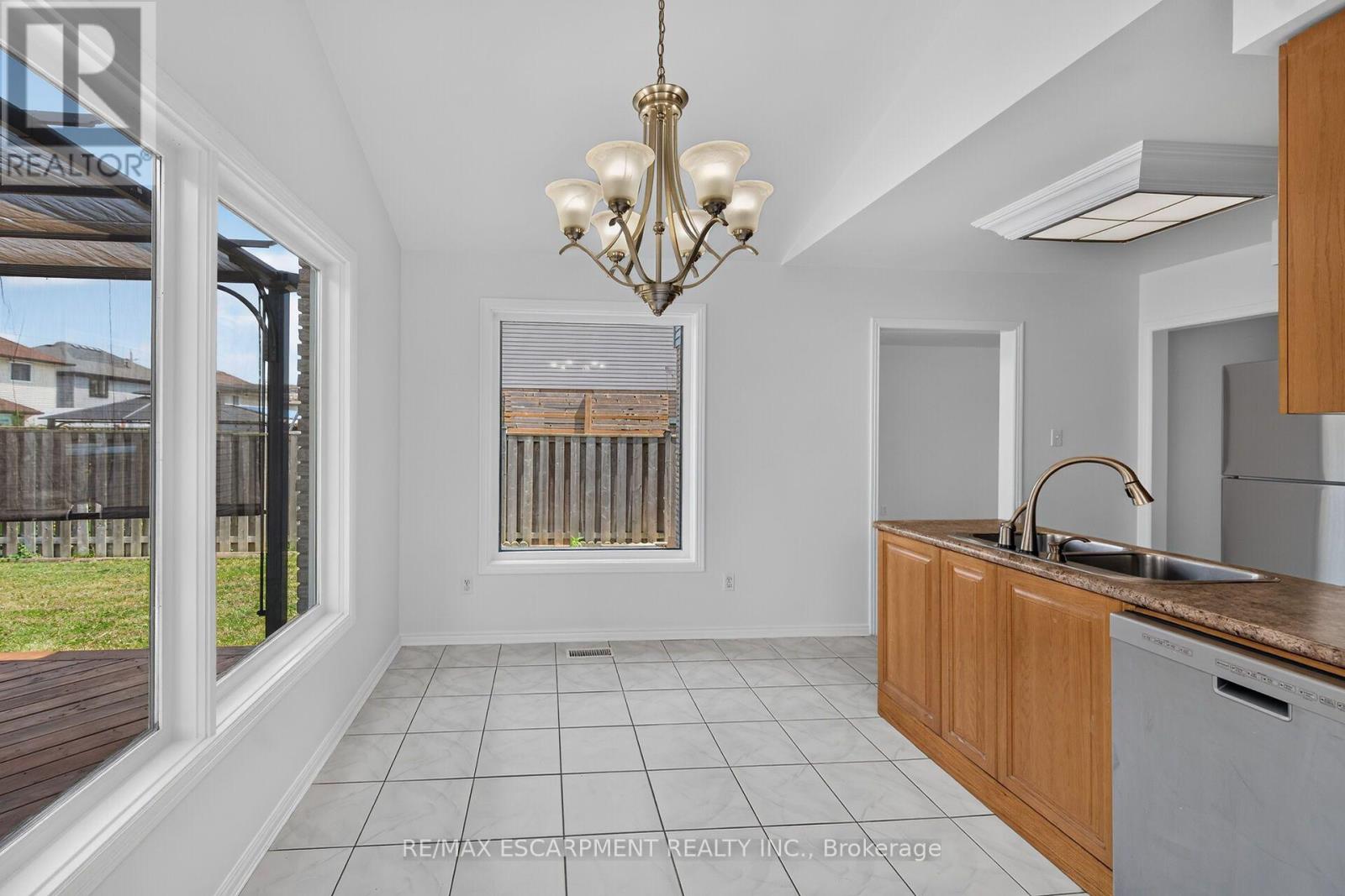 21 SPRINGGARDEN CRESCENT - 12