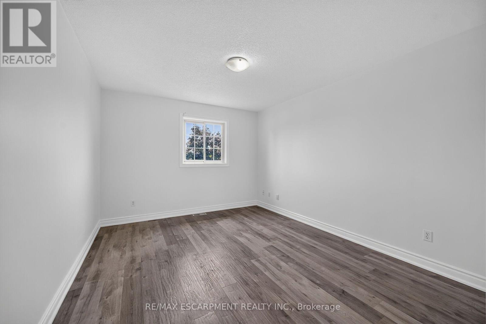 21 SPRINGGARDEN CRESCENT - 19