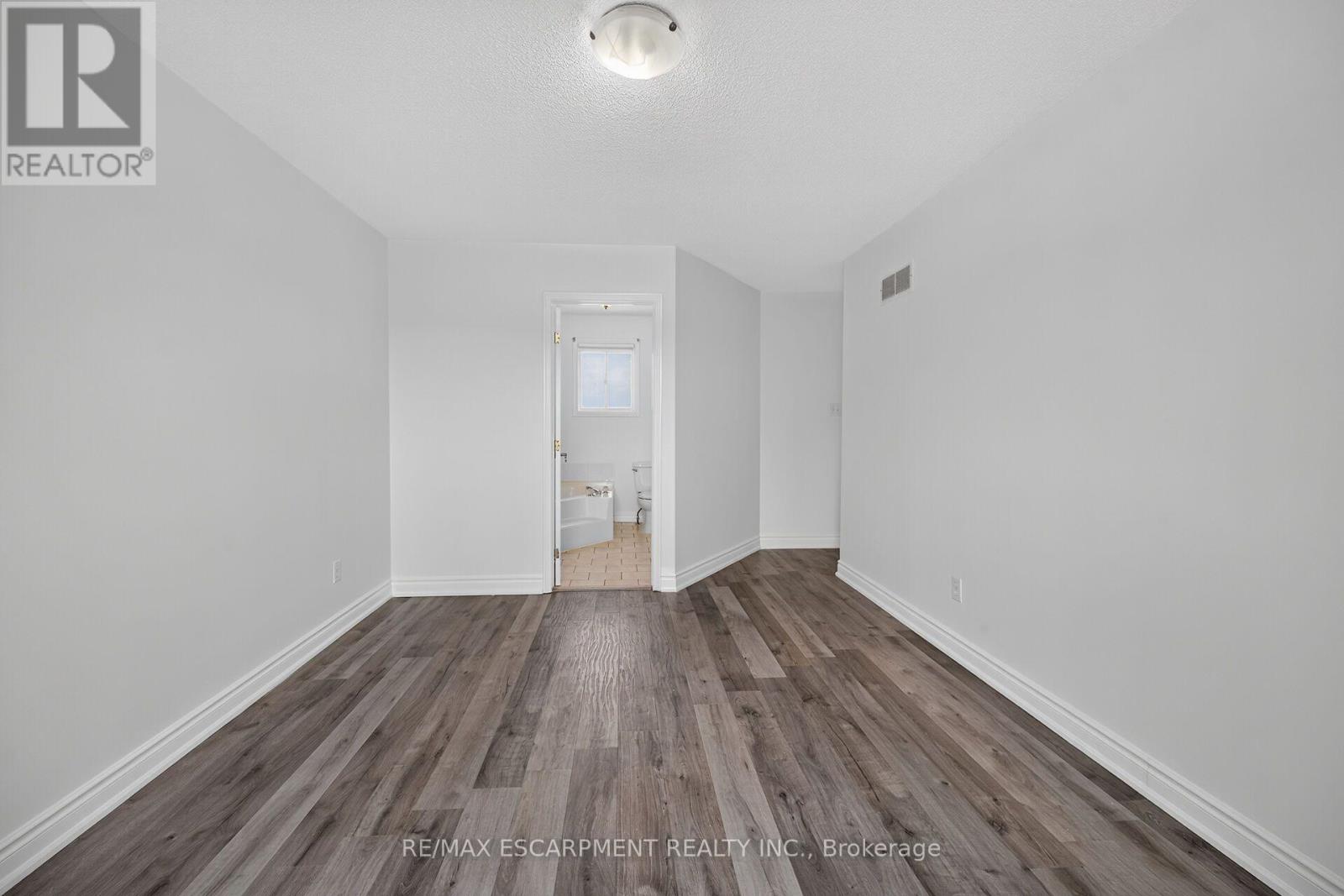 21 SPRINGGARDEN CRESCENT - 20