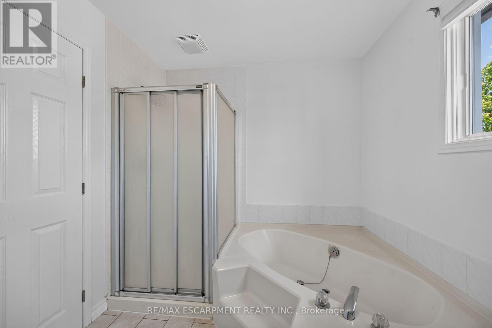 21 SPRINGGARDEN CRESCENT - 22