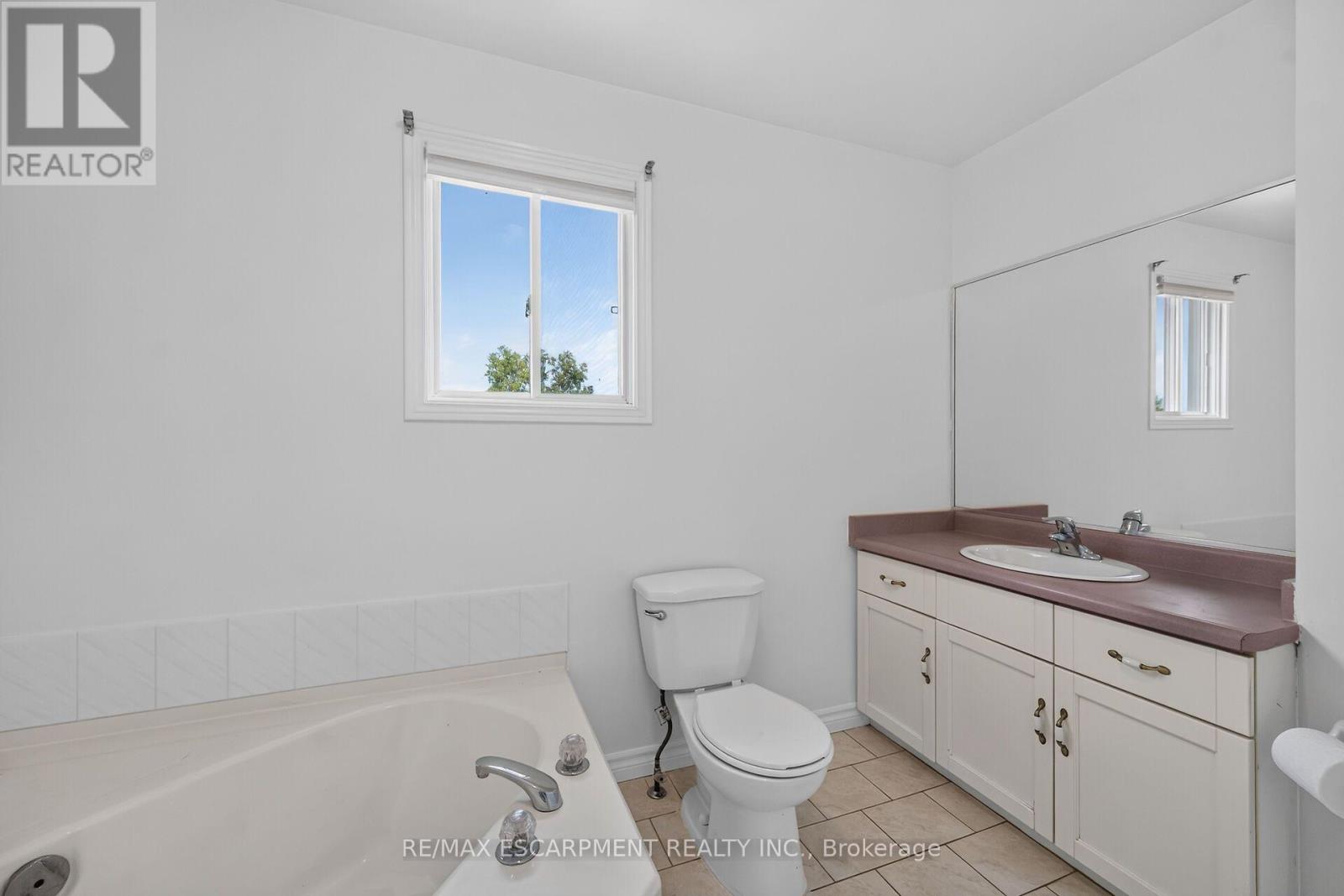 21 SPRINGGARDEN CRESCENT - 23