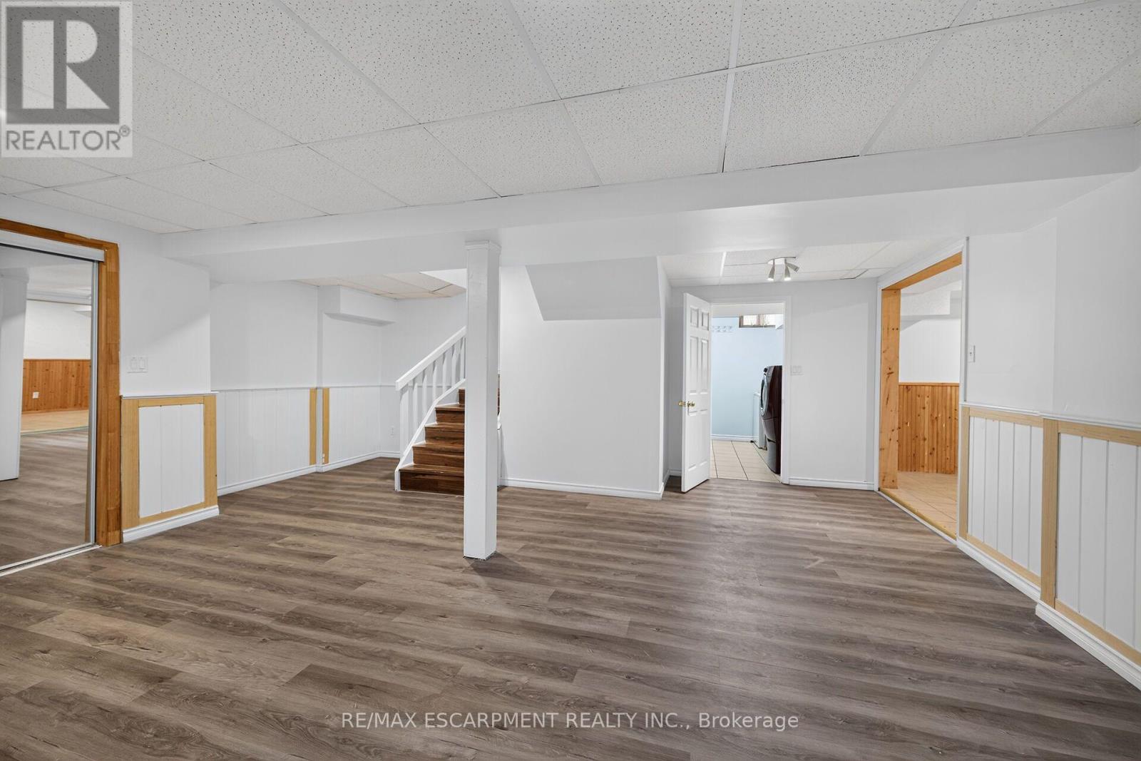 21 SPRINGGARDEN CRESCENT - 32