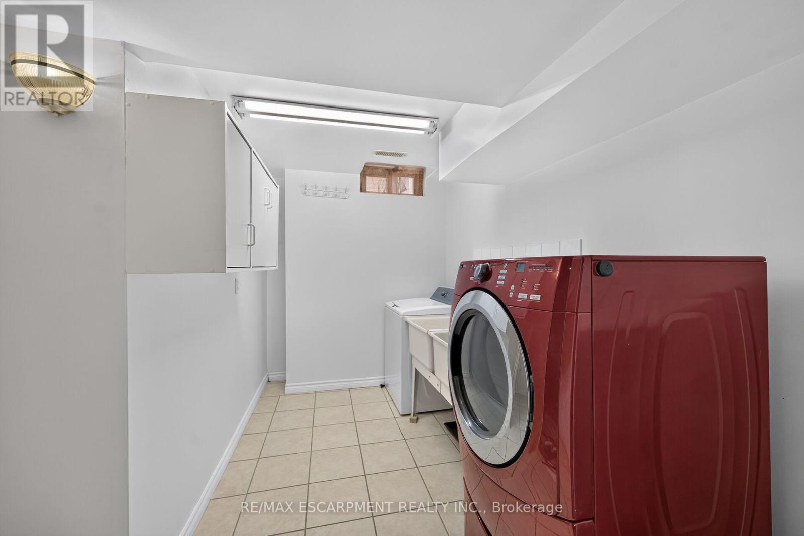 21 SPRINGGARDEN CRESCENT - 34