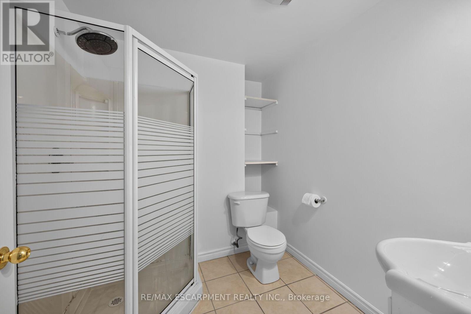 21 SPRINGGARDEN CRESCENT - 35